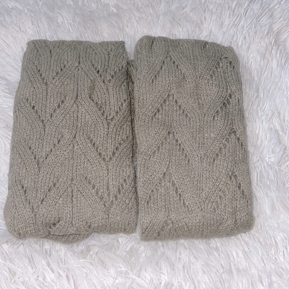 Over the knee knitted soft socks